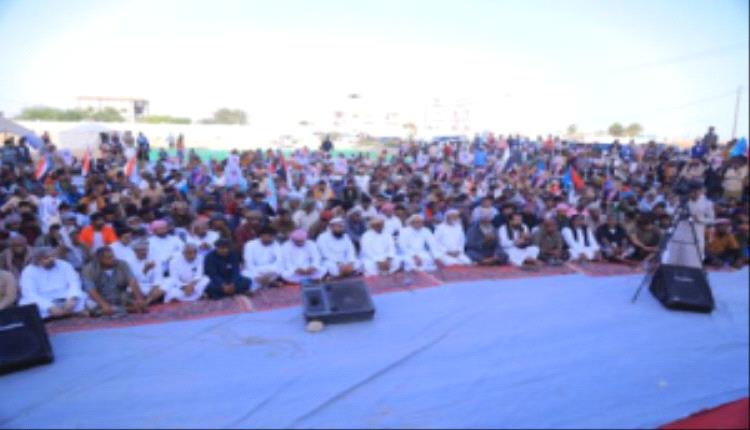 شيوخ قبيلة الزويدي ينضمون إلى الاعتصام المفتوح في الغيضة بالمهرة