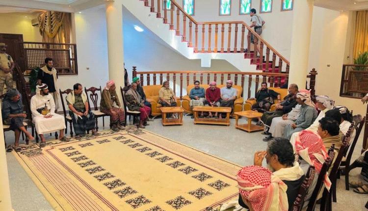 رئيس الجمعية الوطنية يستقبل مشايخ ووجهاء مديرية عمد