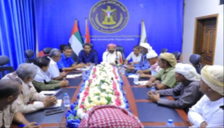 انتقالي وادي حضرموت يوجه بسرعة تشكيل اللجان المجتمعية لضمان وصول المساعدات للمستحقين