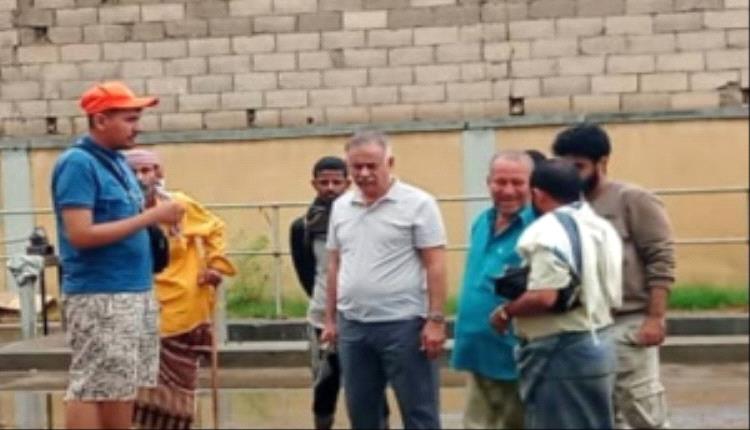 الجاوي يتفقد محطة الضخ المركزية ويشدد على تسريع شفط مياه الأمطار في المعلا