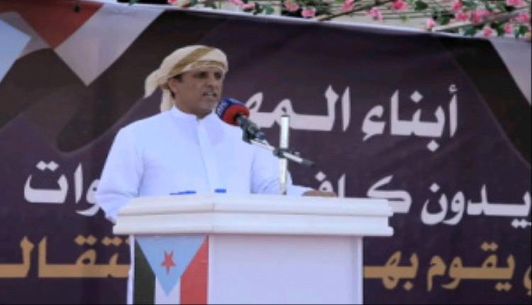 باكريت: موافقة الرئيس الزُبيدي على تأهيل أكثر من 10 آلاف جندي من أبناء المهرة