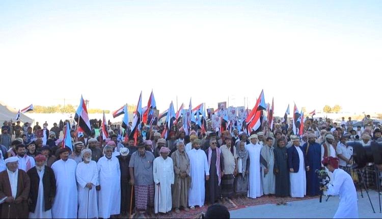 شيوخ ووجهاء مديرية حات ومناطق بلحاف يعلنون دعمهم لاعتصام المهرة والمطالبة بإعلان دولة الجنوب