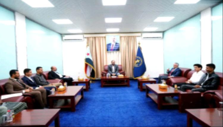 الأمين العام للمجلس الانتقالي يبحث مع اتحاد طلاب الصبيحة قضايا التعليم في عدن