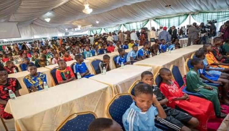 نيجيريا تحرر 130 تلميذًا خطفهم مسلحون من مدرسة في ولاية النيجر