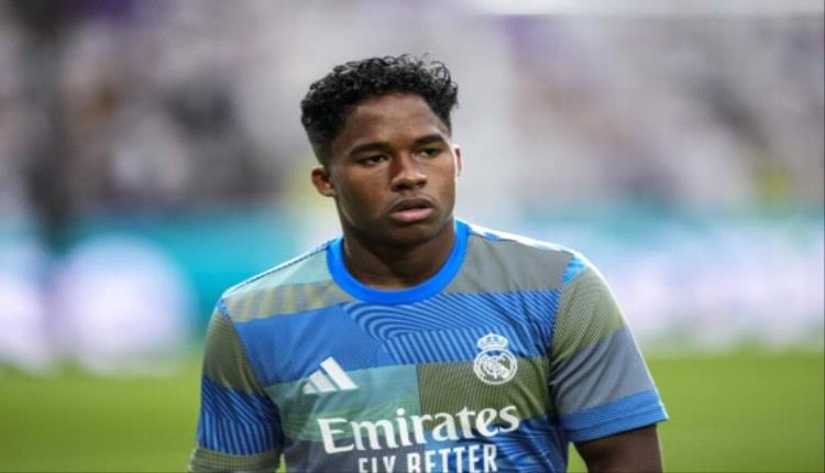 رسمياً: ليون الفرنسي يعلن ضم إندريك على سبيل الإعارة