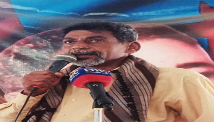 المناضل أبو الشباب يدعو أبناء أبين للمشاركة الفاعلة في صلاة الجمعة بمخيم الاعتصام في زنجبار