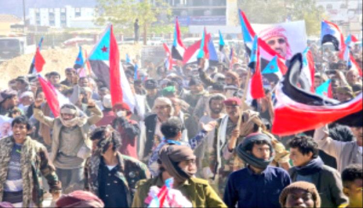 مسيرة جماهيرية حاشدة في عتق تطالب بإعلان دولة الجنوب العربي