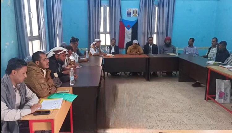 لحج.. السلطة المحلية بالمسيمير تعلن تأييدها الكامل لتحركات المجلس الانتقالي وتطالب بإعلان دولة الجنوب