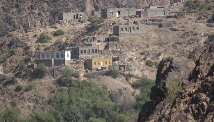 مليشيا الحوثي تقصف قرية "الرباط" بالضالع وتشنت حملة اختطافات واسعة في "ماوية" بمحافظة تعز