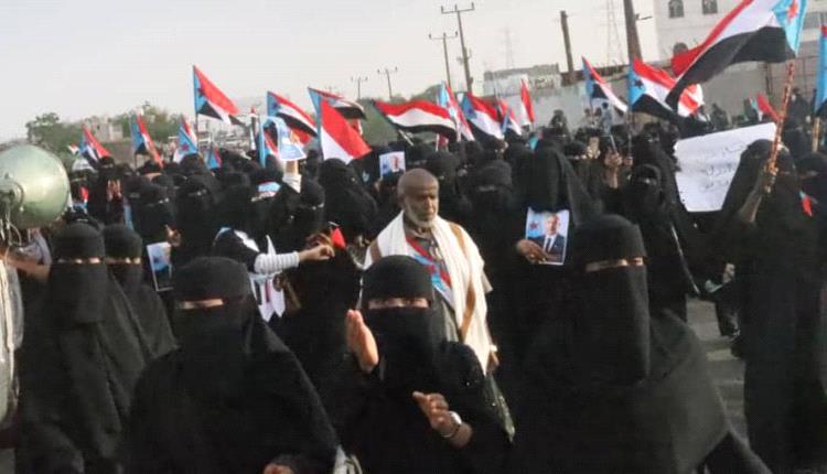 استجابة لدعوة انتقالي لحج: احتشاد نسوي ومسيرة شعبية كبرى  لحرائر مديرية تبن  يطالب بإعلان دولة الجنوب العربي