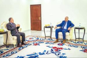 الرئيس الزُبيدي يطّلع على سير العمل بجامعة عدن ويؤكد دعمه لتطوير العملية التعليمية