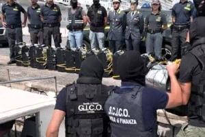 إيطاليا تنفذ حملة واسعة لمكافحة المخدرات وتضبط 384 مروجًا وتستولي على 1.4 طن مخدرات