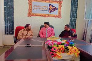 لقاء في مكتب إعلام أبين لتعزيز الشراكة بين وسائل الإعلام ومركز أبحاث الكود والسلطة المحلية في خنفر