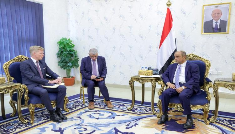 رئيس الوزراء يستقبل في العاصمة المؤقتة عدن المبعوث الأممي إلى اليمن