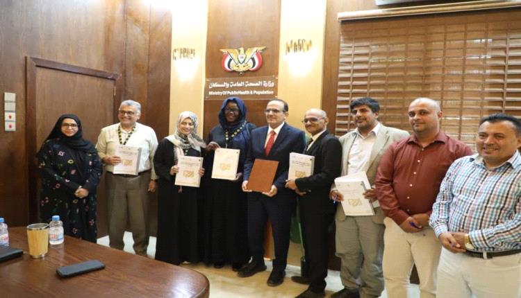 وزير الصحة يوقّع إستراتيجية زيادة الإقبال على التطعيم ويلتقي مدير منظمة "ميد جلوبل"