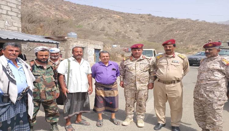قائد محور أبين ومدير عام لودر وقيادات عسكرية  تصل جبهة ثره للبدء باجراءات تنفيذ توجيهات اللجنة الأمنية