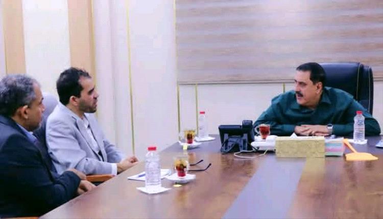 مدير أمن العاصمة عدن يبحث مع الصليب الأحمر سبل تعزيز الدعم الإنساني للسجون