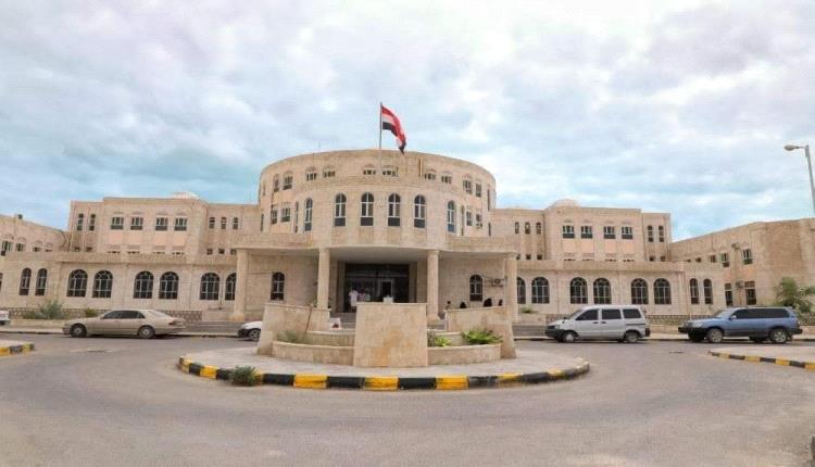 عاجل : اللجنة الأمنية بمحافظة المهرة توضح ملابسات اشتباكات حوف عقب توقيف الزايدي في منفذ صرفيت