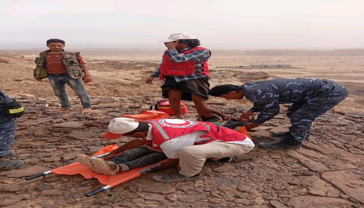 الدفاع المدني بشبوة ينجح في إنقاذ الشبان العالقين بتعاون أمني وإنساني كبير