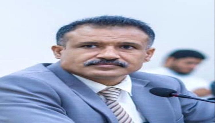 نقيب المحاسبين يطالب البنك المركزي بعدن بإلغاء الطبعة القديمة وضبط المضاربين للحفاظ على قيمة العملة