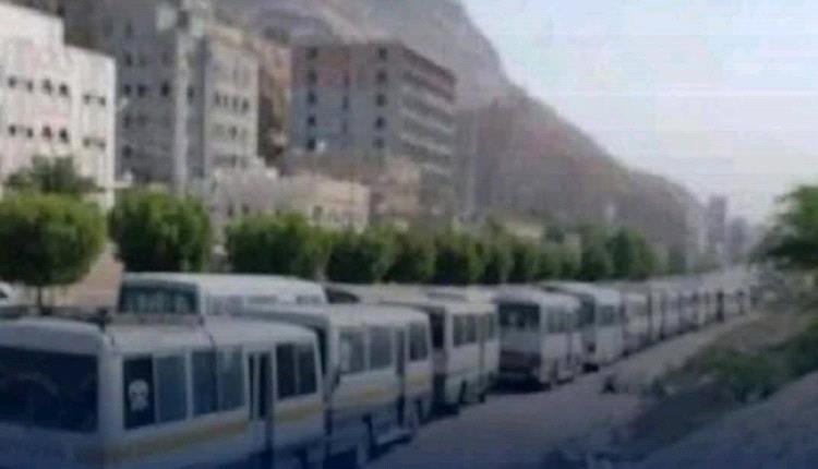 إضراب لسائقي باصات النقل في المكلا احتجاجًا على ارتفاع أسعار الوقود