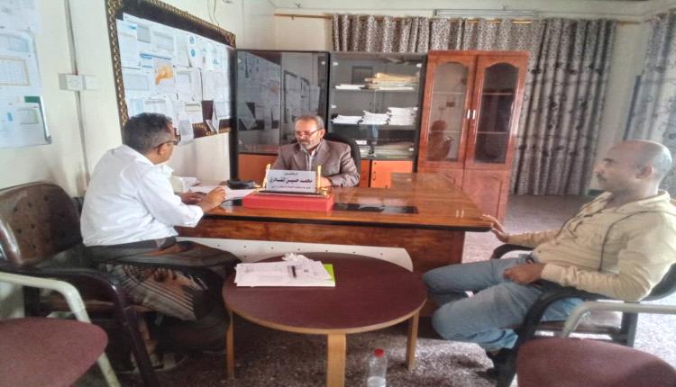 مدير عام صحة أبين يناقش مع مسؤولي الصحة بالوضيع الأوضاع الصحية