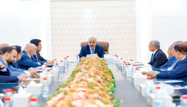 القيادة التنفيذية العُليا تبحث سُبل النهوض بالأوضاع الاقتصادية والخدمية في عموم محافظات الجنوب