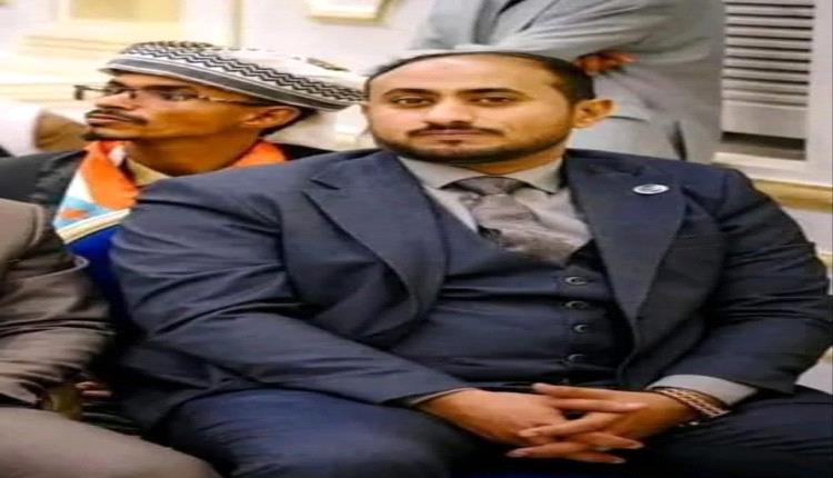 العميد الأزرقي يهنئ الشيخ عبدالرحمن جلال شاهر الصبيحي بتعيينه أميناً عاماً لهيئة رئاسة المجلس الانتقالي الجنوبي