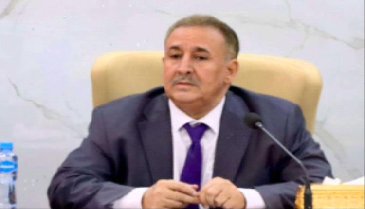 الربيزي يُعزّي الدكتور عيدروس اليهري في وفاة والدته