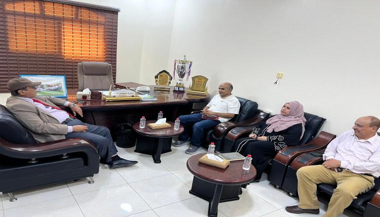 ضمن تحقيقاتها في استهداف مطار صنعاء.. اللجنة الوطنية للتحقيق تلتقي رئيس الخطوط الجوية اليمنية