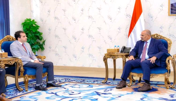 الرئيس الزُبيدي يشيد بالتدخلات الإنسانية للجنة الدولية للصليب الأحمر في بلادنا