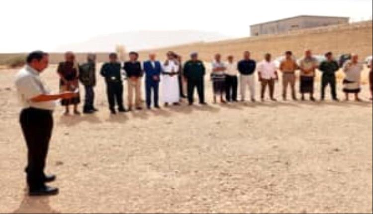 النيابة العامة وشرطة شبوة ينفذان حكم القصاص بحق مدان بالقتل