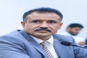 نقيب المحاسبين يطالب البنك المركزي بعدن بإلغاء الطبعة القديمة وضبط المضاربين للحفاظ على قيمة العملة