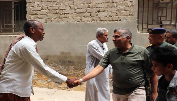 مدير الأمن والشرطة بساحل حضرموت يؤدي واجب العزاء في وفاة الإعلامي شريف أحمد بافضل