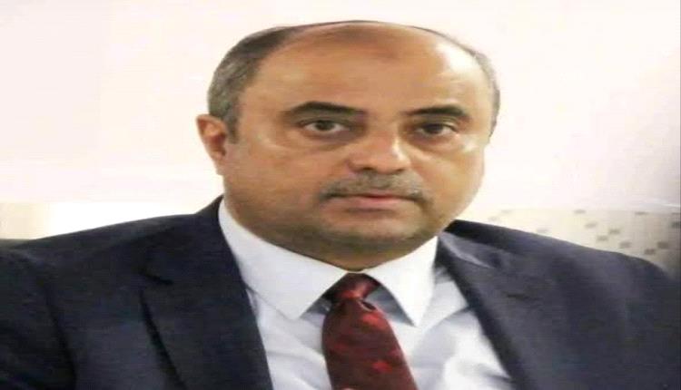 رئيس الوزراء يؤكد حرص الحكومة على احتواء التدهور الاقتصادي والخدمي وتخفيف المعاناة المعيشية للمواطنين