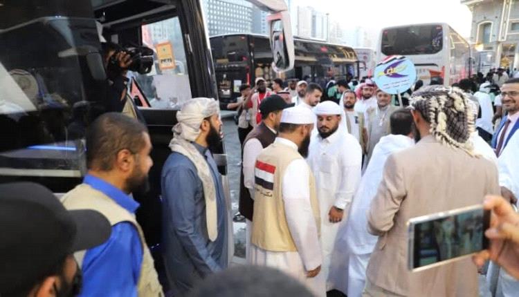 تصعيد الحجاج اليمنيين إلى مشعر منى استعدادًا لبدء المناسك