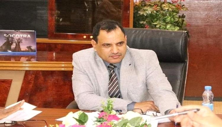 الوزير السقطري يوجه بالنزول ودراسة ظاهرة نفوق الدلافين في سقطرى