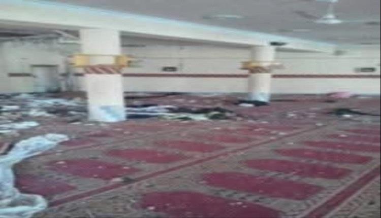 مقتل 4 وإصابة آخرين بهجوم نفذه شخص بقنبلة يدوية داخل مسجد في رداع بمحافظة البيضاء 