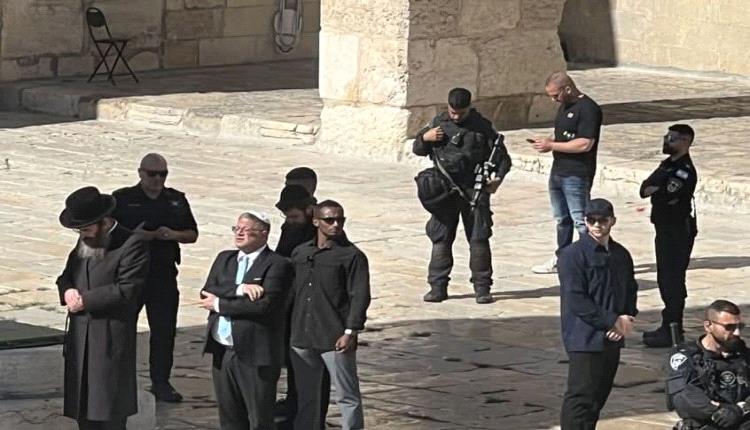 بن_غفير يقتحم المسجد الأقصى و جيش الإحتلال ينفذ حملة اعتقالات في الضفة
