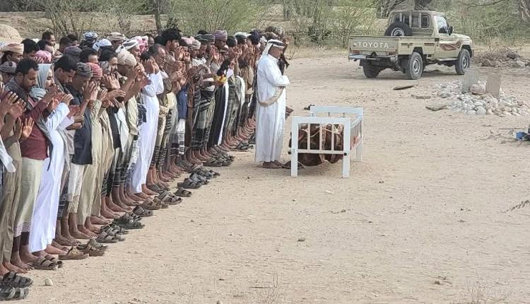 يتقدمهم الأمين العام هشله، جموع غفيرة تشيع جثمان الفقيد الدكتور سالم بن سريع.