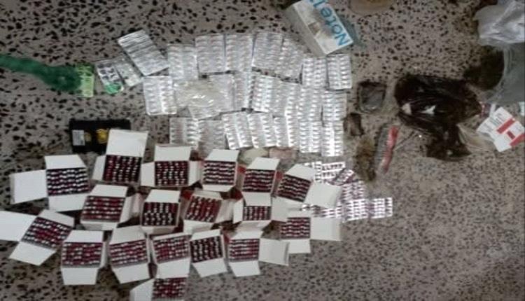 أمن عدن يضبط متهما بحيازة كمية من حبوب البريجابالين المخدرة