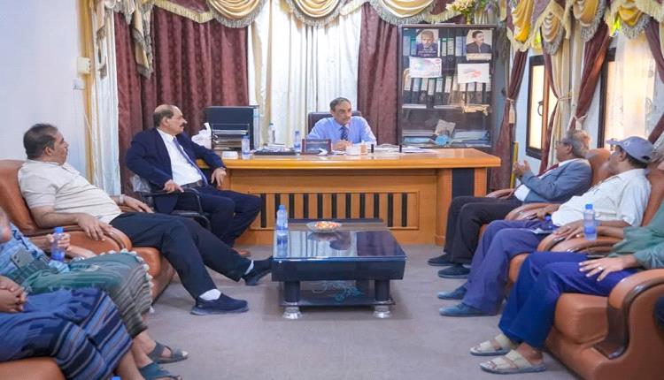 الأمين العام للمجلس المحلي يتفقد مستوى الانضباط الوظيفي عقب إجازة عيد الأضحى المبارك.