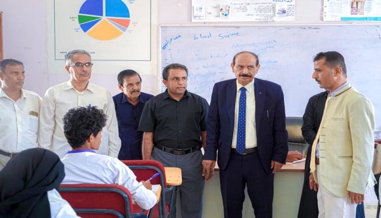 الوكيل الدغاري يدشّن امتحانات الفصل الثاني بمعهد أمين ناشر للعلوم الصحية فرع شبوة