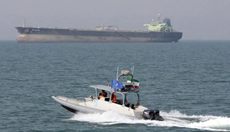 طهران تلوّح بإغلاق مضيق هرمز وواشنطن تحذر: “سيكون انتحارًا لإيران”