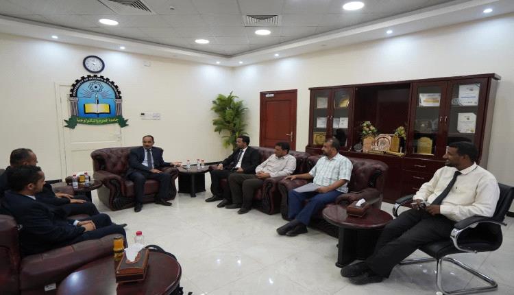 جامعة العلوم والتكنولوجيا عدن  تستقبل وفد بنك الشمول للتمويل الأصغر الإسلامي