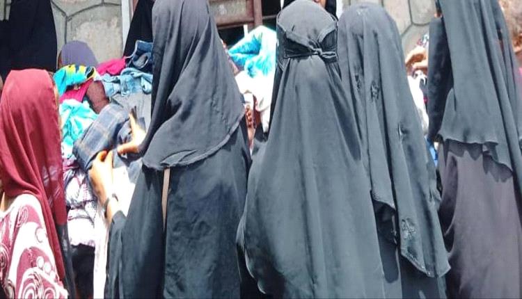 جمعية أمواج شقره الساحلية للتنمية   توزع ملابس كسوة  العيد للأيتام والفقراء   في شقره بدعم من فاعل خير