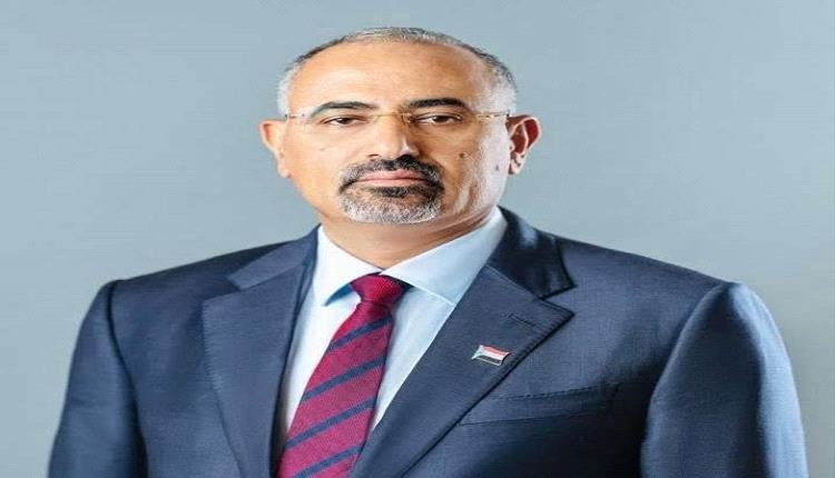 الرئيس الزُبيدي يُعزّي بوفاة الشيخ عبدالرحمن حجري