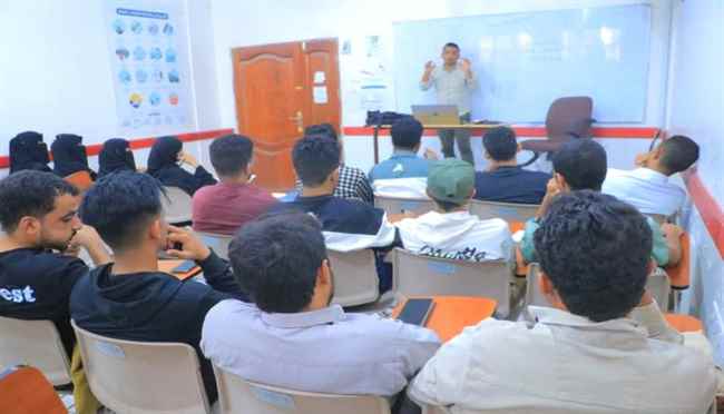 جامعة إقليم سبأ تتجه لافتتاح كلية إعلام.. واختتام أول دورة تطبيقية لطلاب الصحافة بمأرب