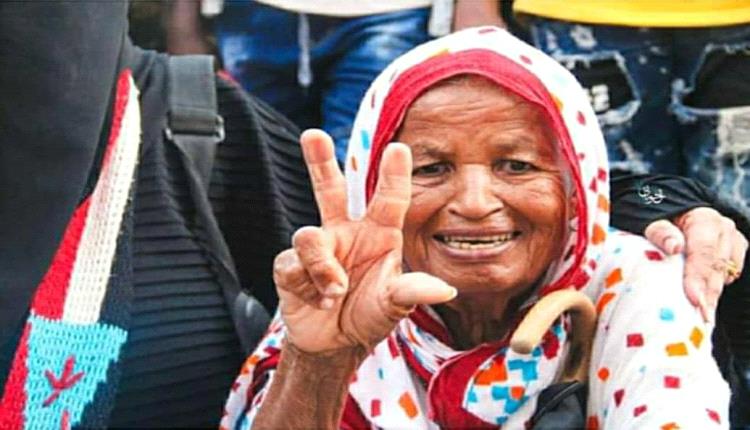 رئيس انتقالي خنفر يبعث رسالة تعزية ومواساة في وفاة المناضلة الجنوبية سبولة "أم الثوار"