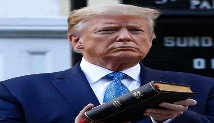 ترامب يوبخ مراسلا ويطالبه بالمغادرة من المكتب البيضاوي..بسبب سؤال عن الطائرة القطرية